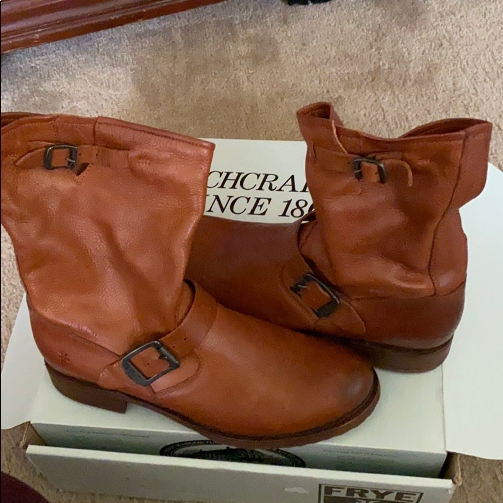 Frye Veronica shortie boot